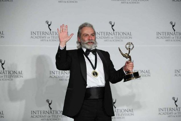 Haluk Bilginer'e Uluslararası Emmy ödülü