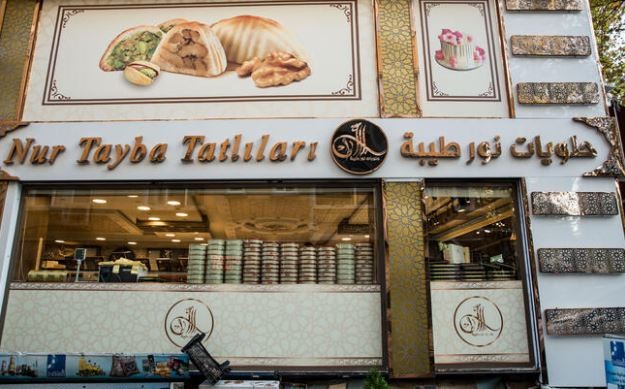 Valilik uyarmıştı... İstanbul'da hala birçok tabela Arapça