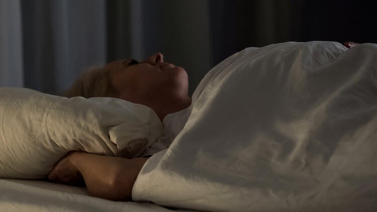 Günde 6 saatten az uyumak vücut için neden tehlikeli?
