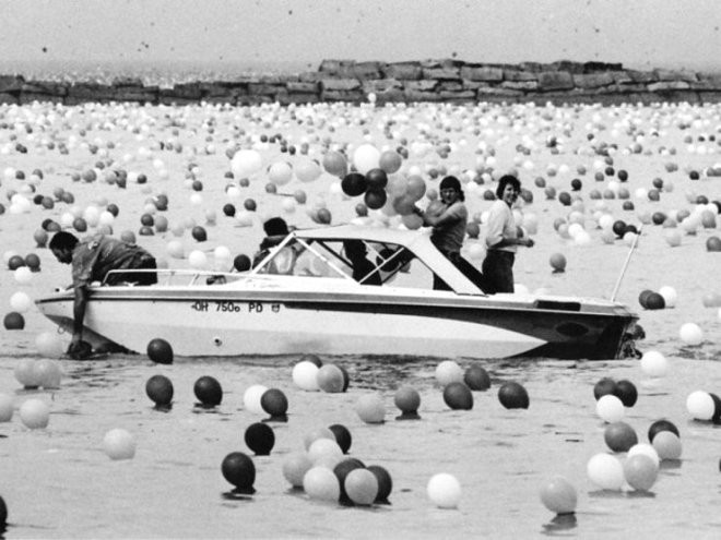 Göğe salınan bir buçuk milyon balon balıkçıların sonu oldu