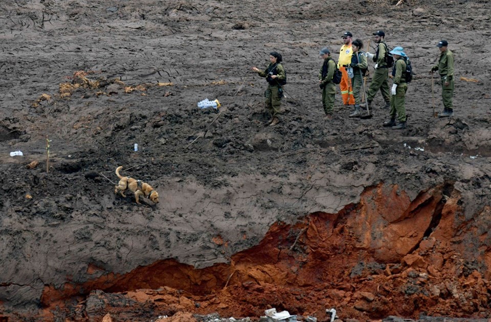 Brezilya'da barajın çökmesi sonucu ölenlerin sayısı 121'e çıktı