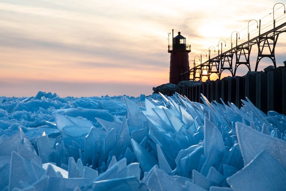 Michigan Gölü buz tuttu