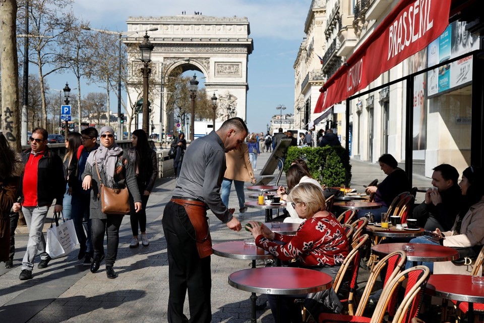Fransa'da sarı yelekliler gösterilerin 20. haftasında sokaklarda