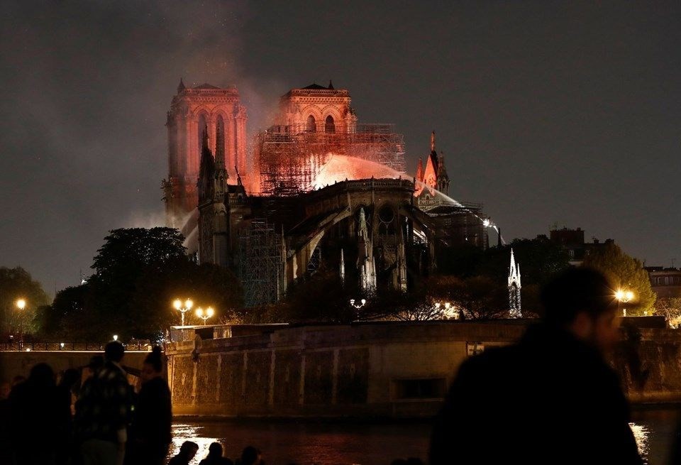 Notre Dame yangınından kurtarılan tarihi eserler