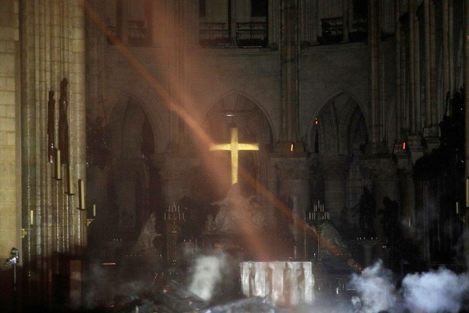 Notre Dame yangınından kurtarılan tarihi eserler