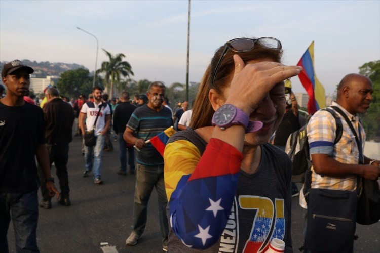 Venezuela'da darbe girişimi! İlk fotoğraflar...