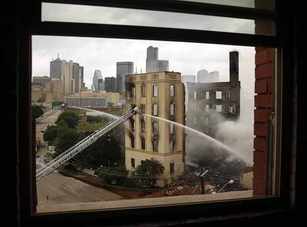 Dallas'ın sembolüydü... 115 yıllık otel kül oldu
