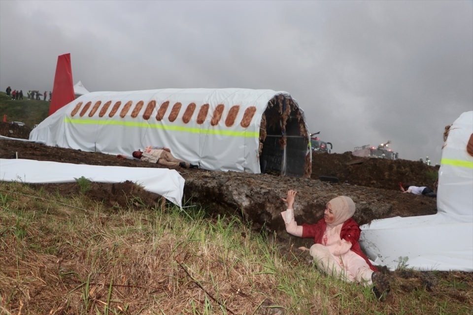 Trabzon'da uçak kazası tatbikatı gerçeğini aratmadı