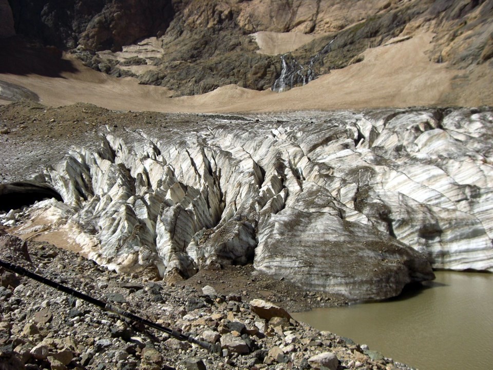 Hakkari'de 20 bin yıllık Cilo buzları eriyor