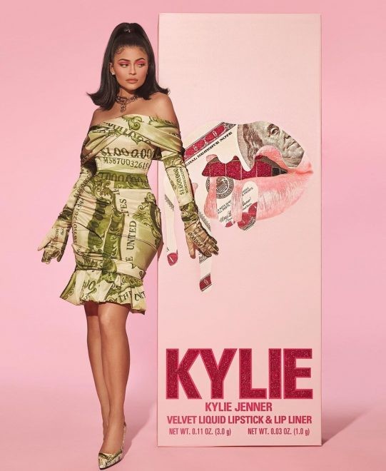 Kylie Jenner lüks yatta para koleksiyonunu tanıtacak