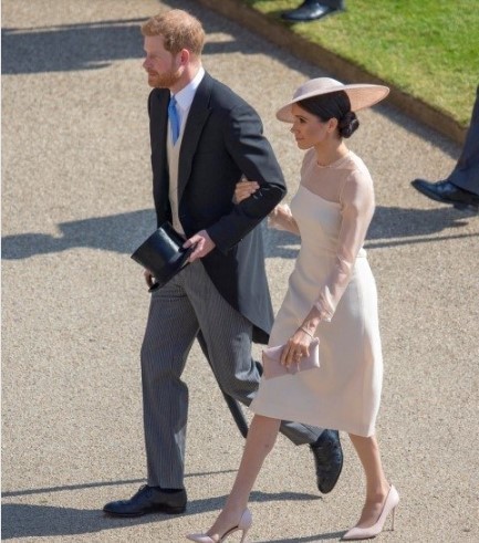 Prens Harry ve Meghan Markle ülkeyi terk ediyor iddiası