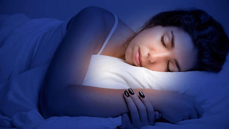 İşte iyi uykunun sırrı: Aç uyumayın, yatmadan önce duş almayın!