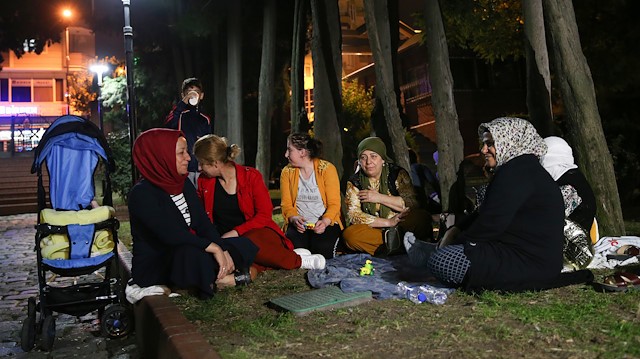 İstanbullular geceyi parklarda geçirdi