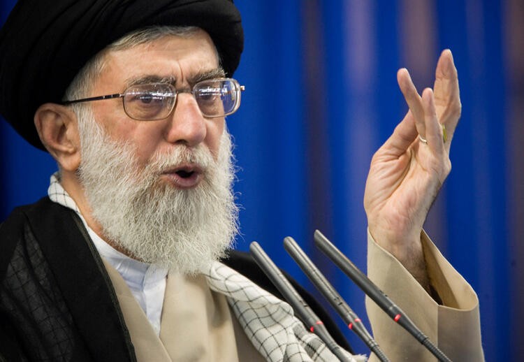 Hamaney: Trump İranlıları destekler gibi görünen bir 'soytarı'