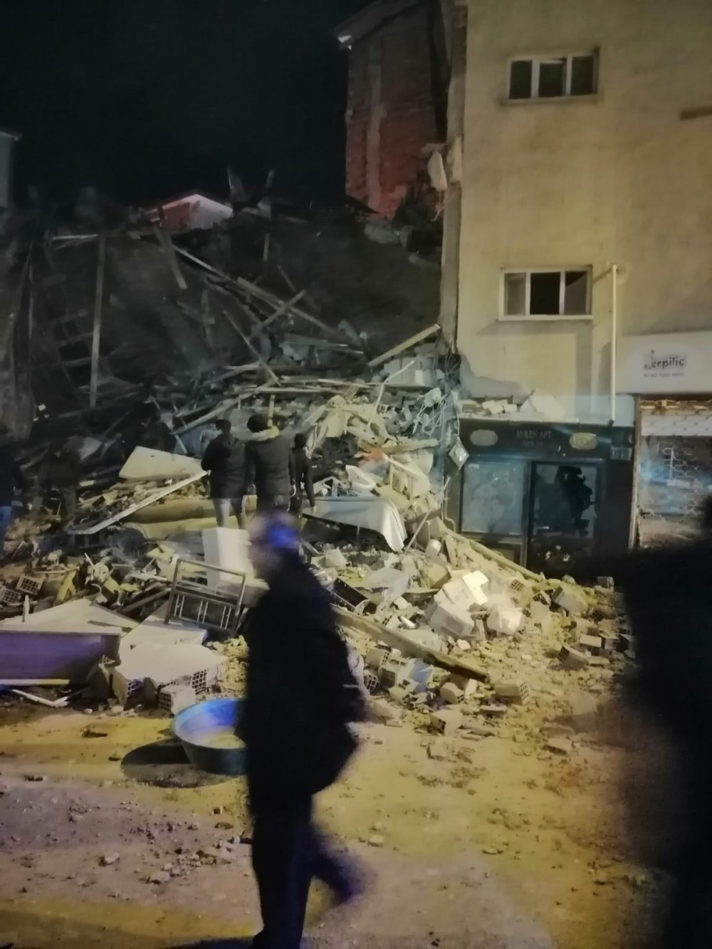 Elazığ depreminin ardından ilk görüntüler