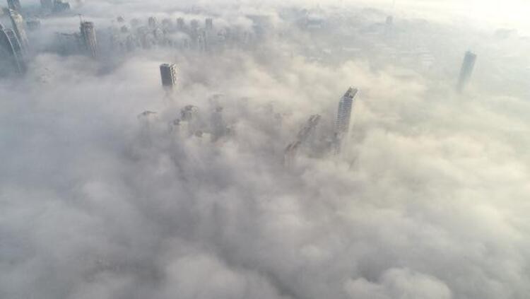 İstanbul'da sis büyüleyici manzaralar oluşturdu