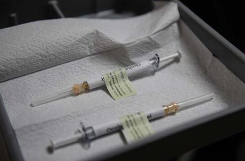 Korona virüs aşısı Ankara'da gönüllülere uygulanmaya başlandı