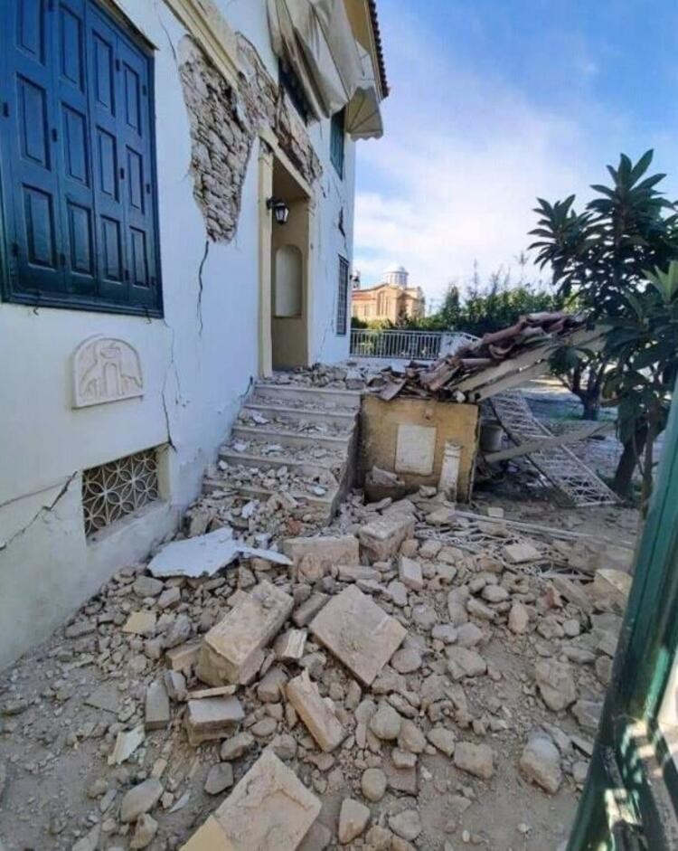 Dünya İzmir'deki deprem felaketini böyle gördü