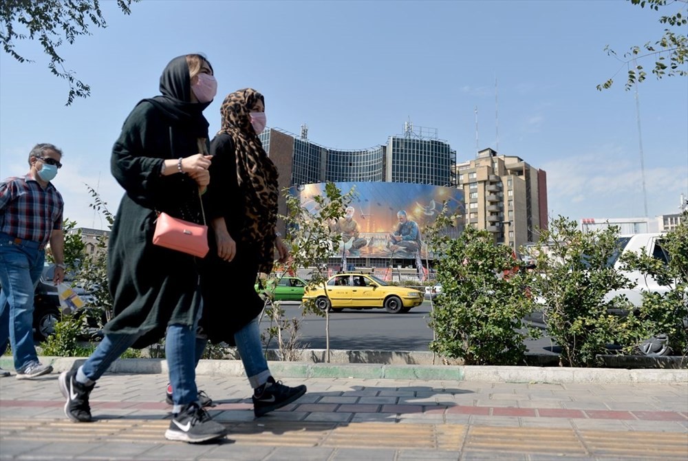 İran'da sinema ve tiyatro salonları ile müzeler yeniden kapatıldı