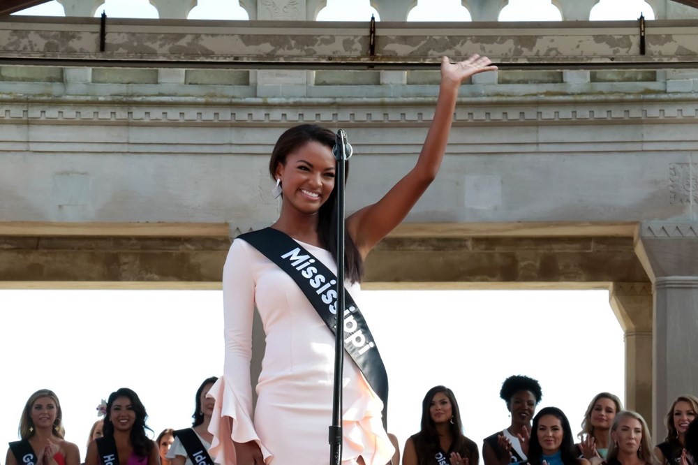 İlk siyah Miss Mississippi Güzeli, 2020 ABD Güzeli seçildi