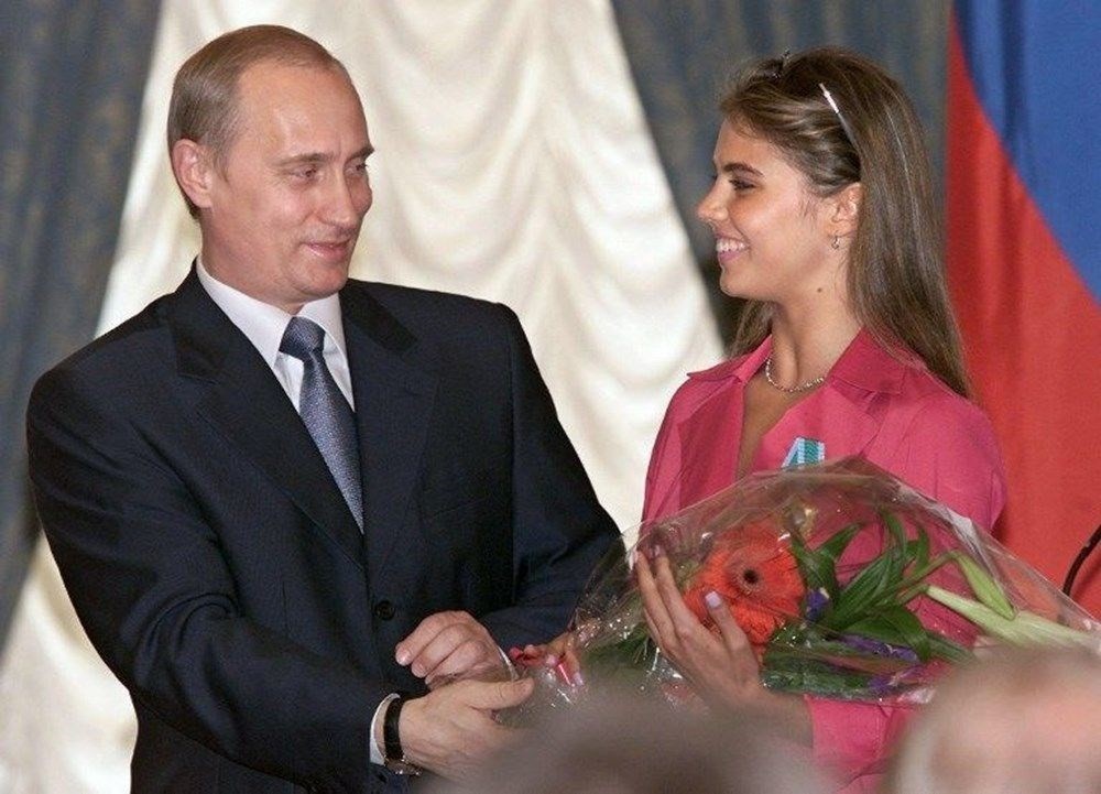 Putin'in sevgilisinin maaşı 80 milyon