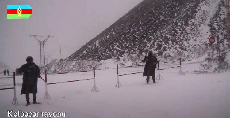 Türk askerinin Dağlık Karabağ'daki fotoğrafı Rusya'da deprem etkisi yarattı