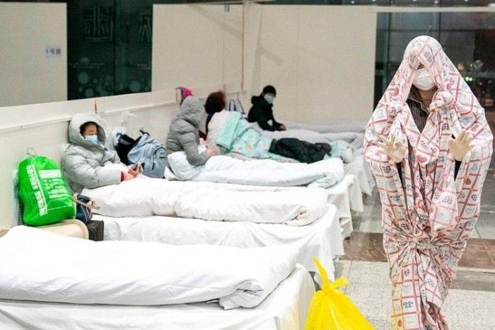 Wuhan'da çalışan sağlık personelinin ürküten görüntüleri