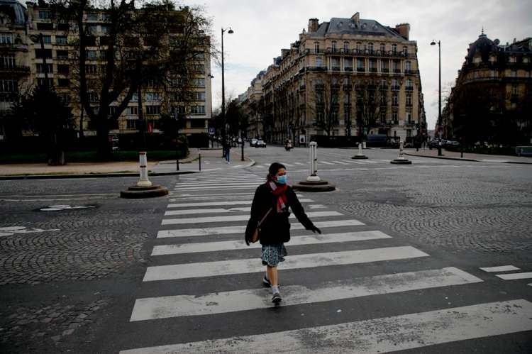 Fransa eve kapandı sokaklar boş