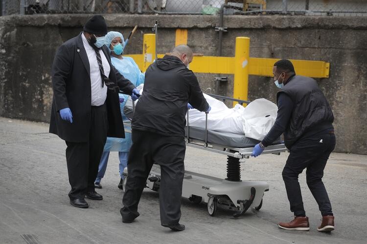 New York'ta korona virüsten her 2.9 dakikada bir insan öldü