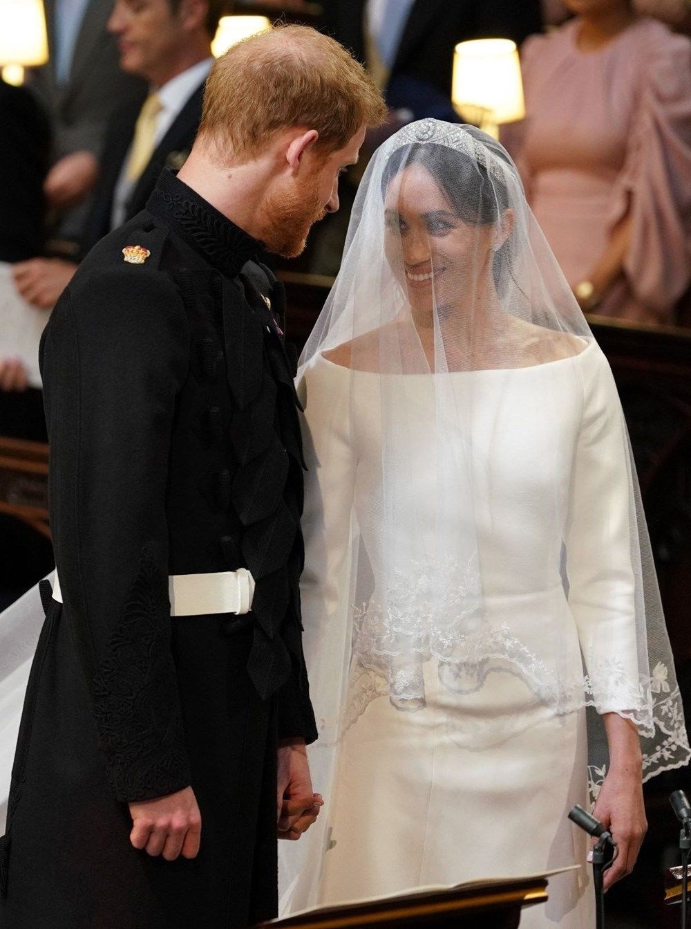 Meghan Markle ve Prens Harry düğün gelirini korona için bağışladı