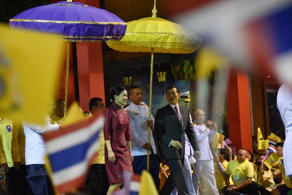 Tayland Kralı Almanya'da karantinadan kaçtı