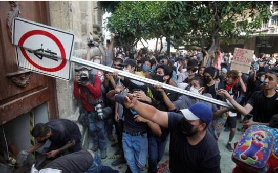 Meksikalılar Lopez için sokaklara döküldü