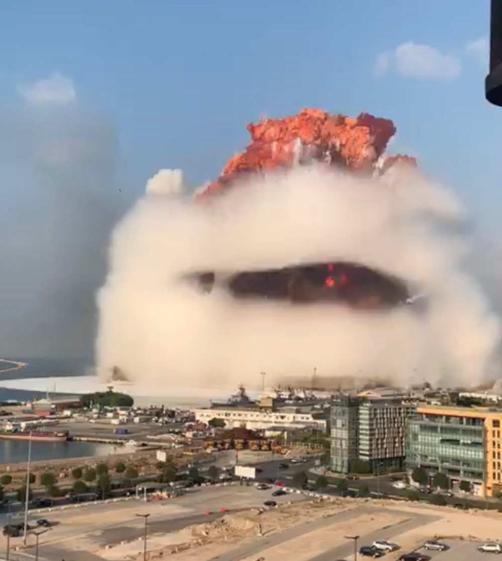 Beyrut'taki patlamanın ardından korkunç görüntüler