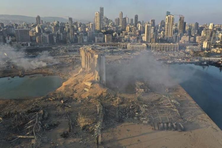 Yüzen bomba! 2 bin 750 ton amonyum nitratı Beyrut'a getirdi