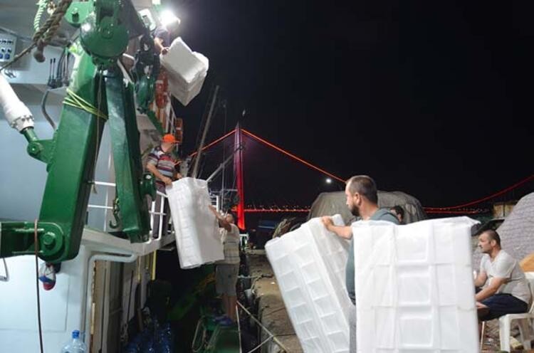 Balıkçılar vira bismillah dedi ağları attı
