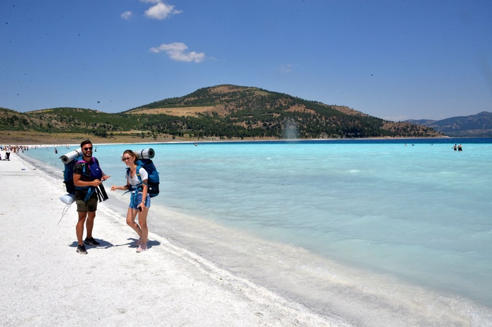 Bakan duyurdu: Salda'nın 'Beyaz Adalar' bölgesinde göle girilmesi yasaklanabilir