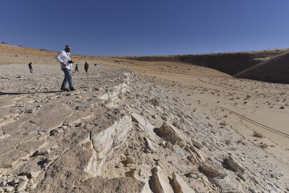 Suudi Arabistan’da 120 bin yıllık insan ayak izleri ortaya çıkarıldı