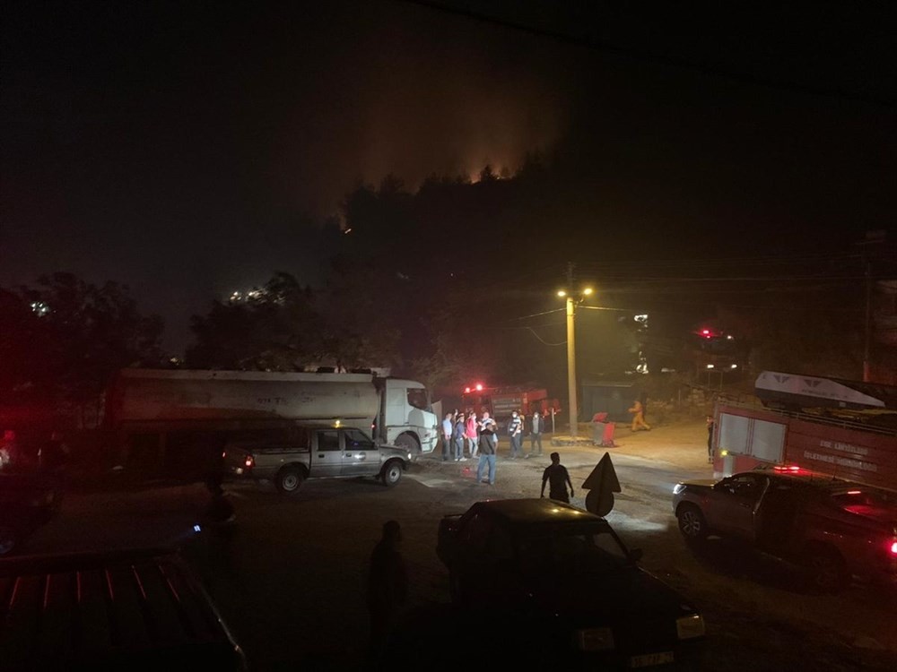 Mahalle boşaltıldı! Manisa'da korkutan orman yangını
