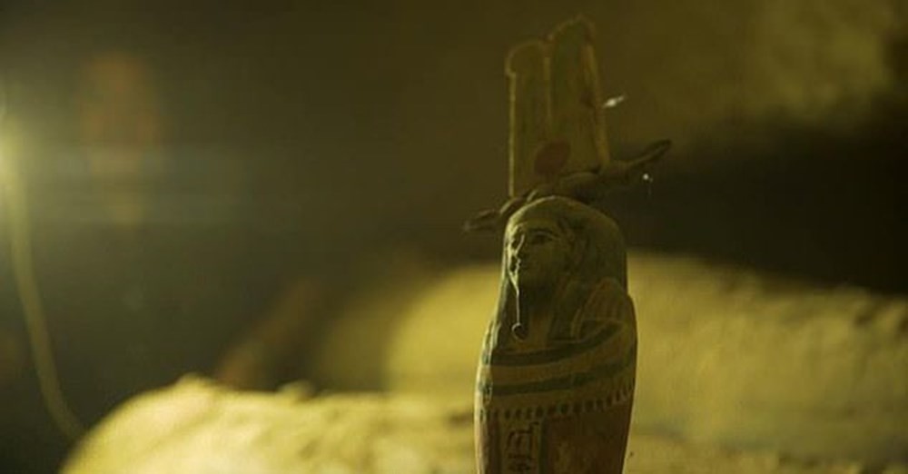Mısır’da 2 bin 500 yıllık 13 tahta tabut bulundu