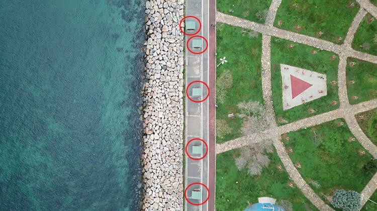 Kadıköy sahilinde tartışma yaratan çardaklar
