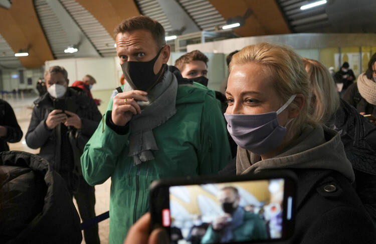 Navalnıy'ın gözaltına alınmasına dünyanın her yerinden tepki yağıyor