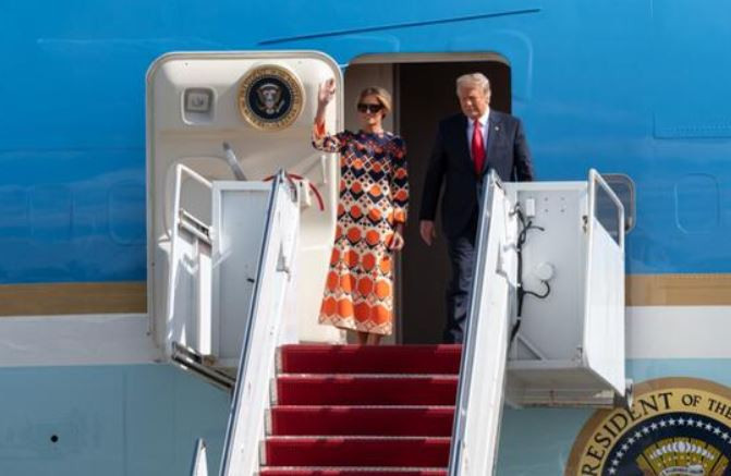 Melania Trump’ın turuncu elbisesi ABD medyasında gündem oldu