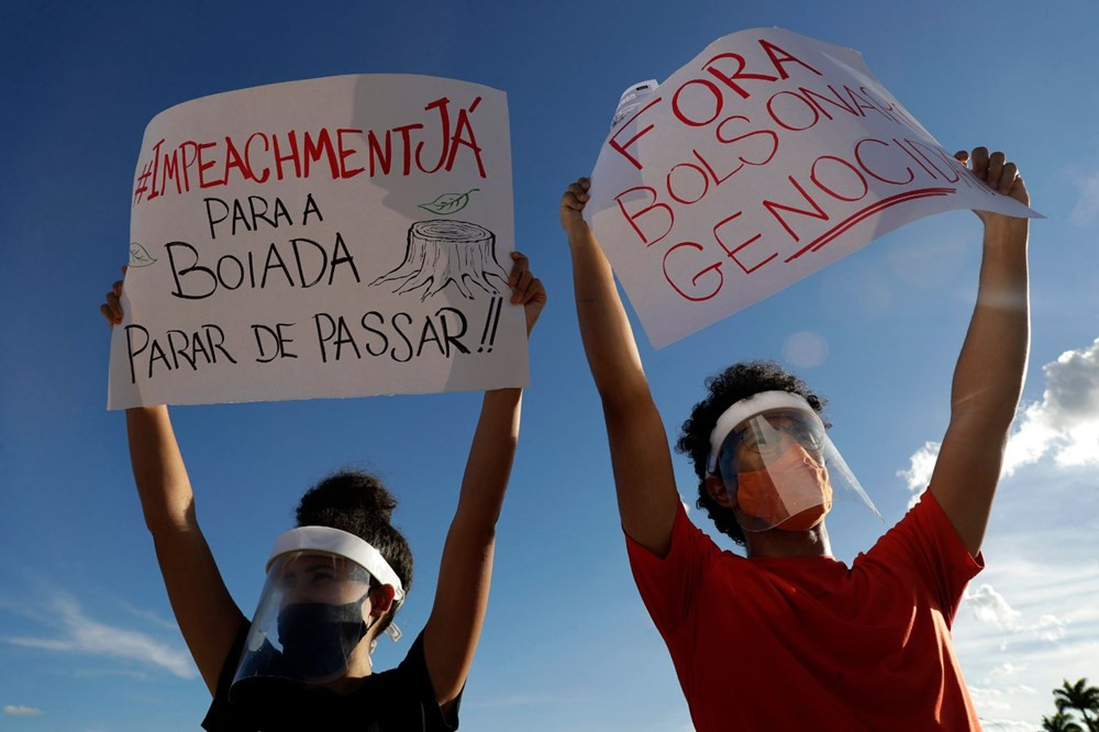 Brezilya'da halk Bolsonaro'nun azli için sokaklarda