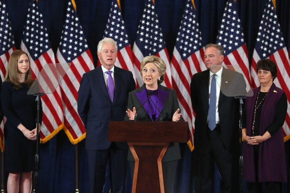 Clinton'ın şirketi, Kobani'deki kadın teröristleri anlatan kitabın TV haklarını aldı