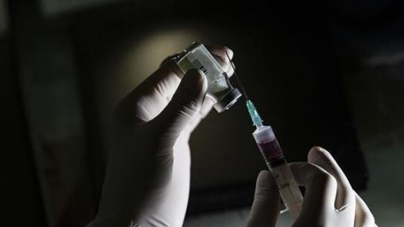 Doç. Dr. Yavuz Dizdar: Antikorum negatif çıkarsa aşı olacağım