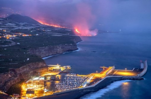 La Palma'da yanardağ nedeniyle evlerini kaybeden halk psikolojik yıkım yaşıyor