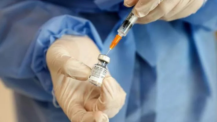 Pfizer açıkladı: BioNTech aşısı varyantlara karşı etkili mi?