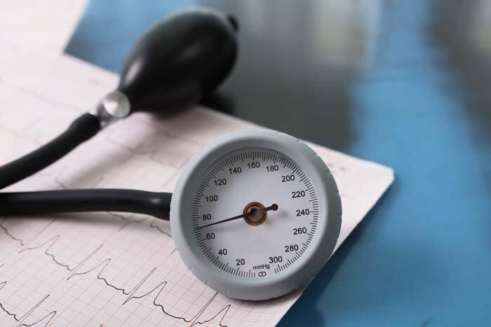Kalp krizi riskini 8 kat artırıyor: Yüksek tansiyona dikkat!