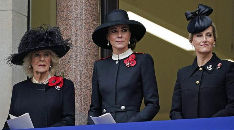 Kraliçe II. Elizabeth'in katılamadığı anma töreninde şaşırtan anlar!