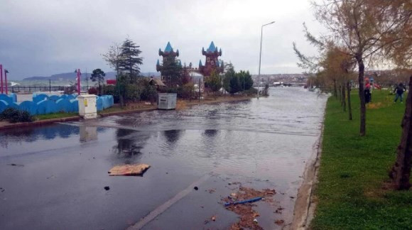Türkiye'nin batısını fırtına vurdu: İl il son durum